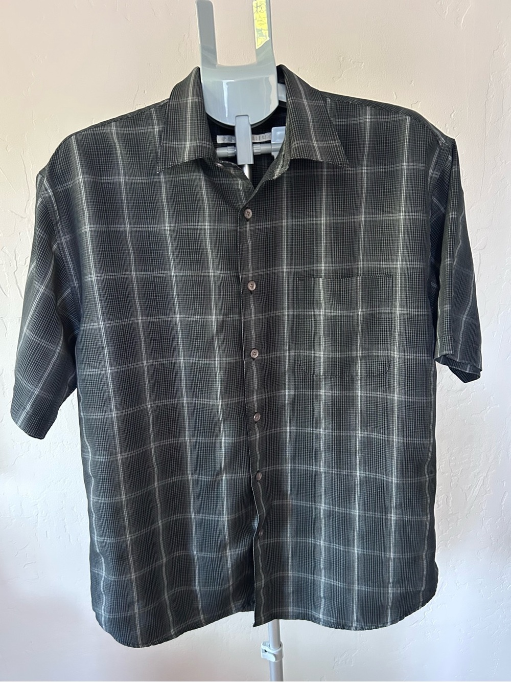 Perry Ellis Black and Gray Plaid Short-Sleeve Button-Down Shirt